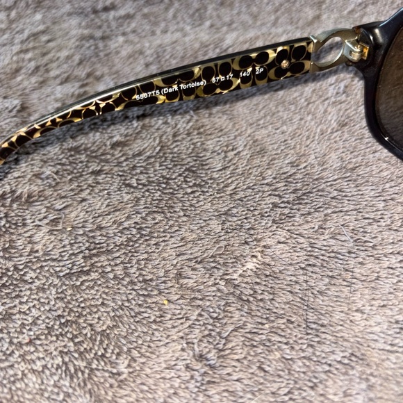 Coach tortoiseshell sunglasses - Picture 5 of 6